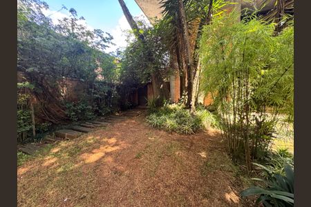 Casa à venda com 875m², 4 quartos e 4 vagasQuintal entrada 