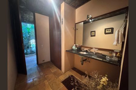 Casa à venda com 875m², 4 quartos e 4 vagasLavabo