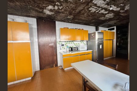 Casa à venda com 875m², 4 quartos e 4 vagasCozinha