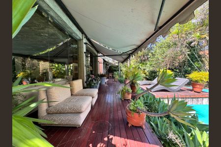 Casa à venda com 875m², 4 quartos e 4 vagasDeck 