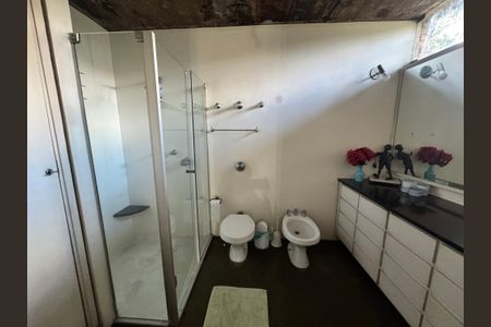 Casa à venda com 875m², 4 quartos e 4 vagasBanheiro suite 