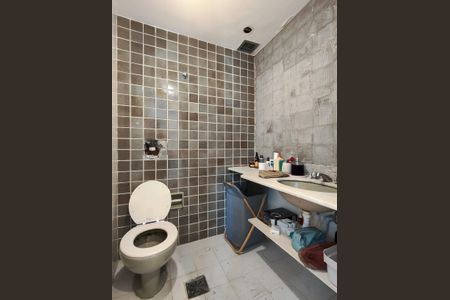 Apartamento à venda com 200m², 4 quartos e 2 vagasBanheiro da Suíte