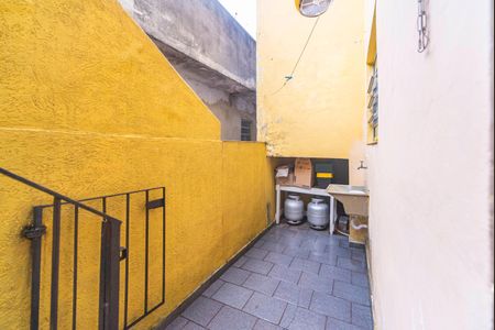 Casa à venda com 350m², 3 quartos e 2 vagas Casa à venda com 350m², 3 quartos e 2 vagasQuintal Térreo