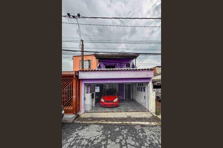 Casa à venda com 350m², 3 quartos e 2 vagas Casa à venda com 350m², 3 quartos e 2 vagasFachada