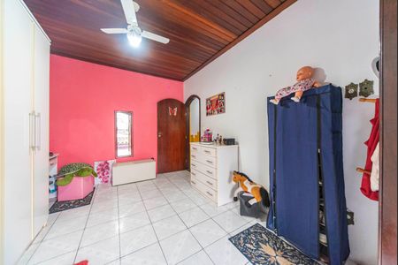 Casa à venda com 350m², 3 quartos e 2 vagas Casa à venda com 350m², 3 quartos e 2 vagasQuarto 2