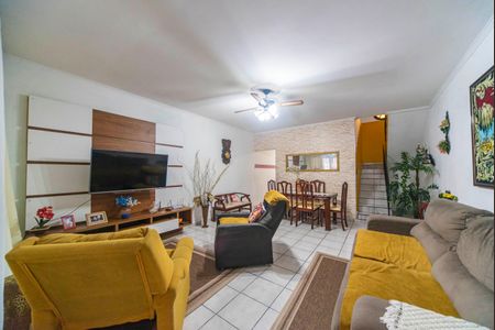 Casa à venda com 350m², 3 quartos e 2 vagas Casa à venda com 350m², 3 quartos e 2 vagasSala