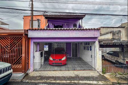 Casa à venda com 350m², 3 quartos e 2 vagas Casa à venda com 350m², 3 quartos e 2 vagasFachada