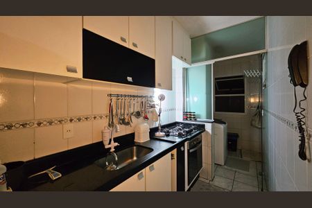 Apartamento à venda com 72m², 2 quartos e 1 vaga Apartamento à venda com 72m², 2 quartos e 1 vagaCozinha e Área de Serviço