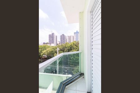 Casa de condomínio para alugar com 129m², 3 quartos e 3 vagasVaranda do Quarto 2