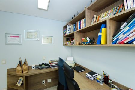 Apartamento à venda com 200m², 3 quartos e 4 vagasEscritório