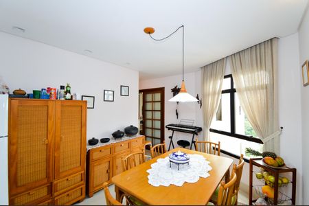 Apartamento à venda com 200m², 3 quartos e 4 vagasCopa