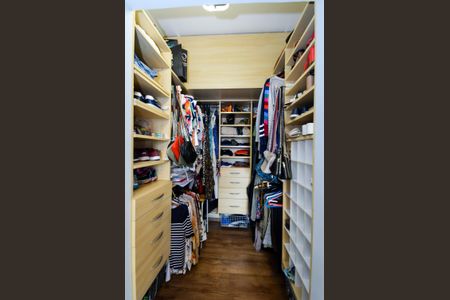 Apartamento à venda com 200m², 3 quartos e 4 vagasSuíte 3 - Closet