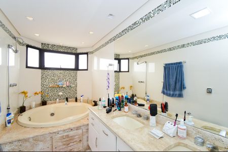 Apartamento à venda com 200m², 3 quartos e 4 vagasBanheiro da Suíte 3