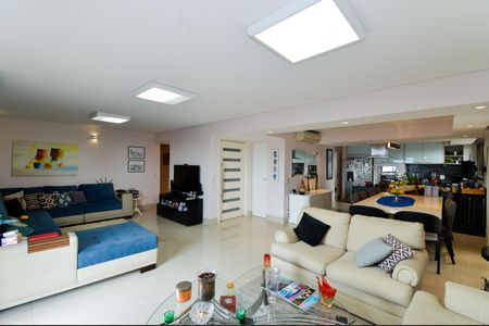 Apartamento à venda com 200m², 3 quartos e 4 vagasSala