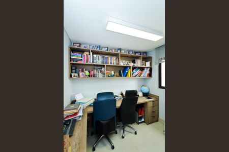 Apartamento à venda com 200m², 3 quartos e 4 vagasEscritório