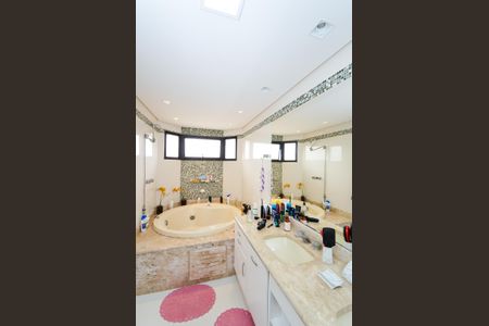 Apartamento à venda com 200m², 3 quartos e 4 vagasBanheiro da Suíte 3