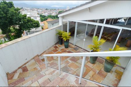 Apartamento à venda com 200m², 3 quartos e 4 vagasÁrea comum - Salão de festas