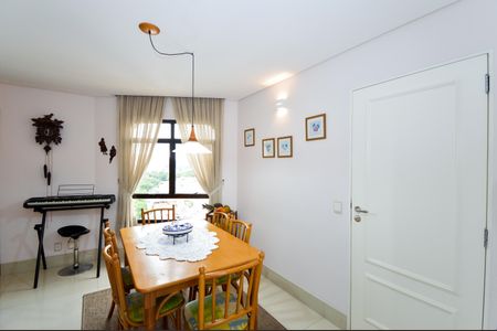 Apartamento à venda com 200m², 3 quartos e 4 vagasCopa