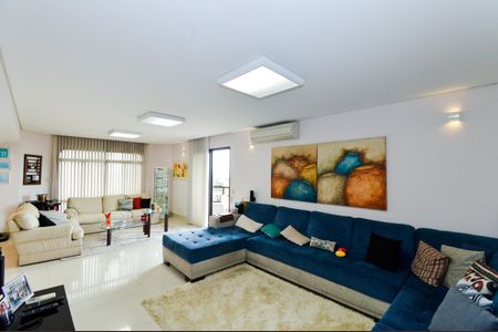 Apartamento à venda com 200m², 3 quartos e 4 vagasSala