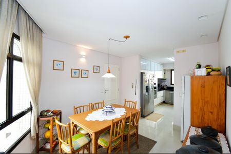 Apartamento à venda com 200m², 3 quartos e 4 vagasCopa