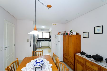 Apartamento à venda com 200m², 3 quartos e 4 vagasCopa