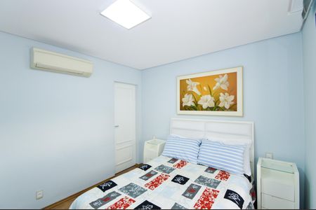 Apartamento à venda com 200m², 3 quartos e 4 vagasSuíte 2