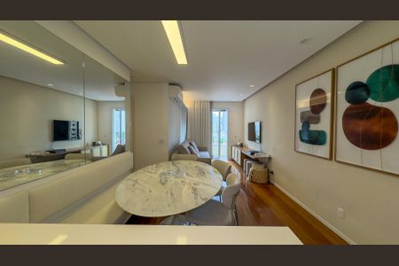 Apartamento à venda com 78m², 2 quartos e 2 vagasSala