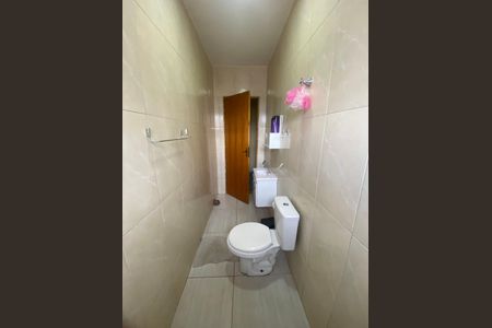 Casa à venda com 118m², 2 quartos e 5 vagasBanheiro 