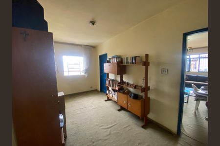 Casa à venda com 118m², 2 quartos e 5 vagasEscritório