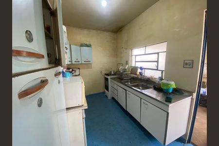 Casa à venda com 118m², 2 quartos e 5 vagasCozinha 