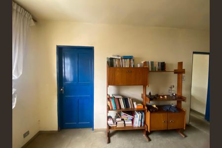 Casa à venda com 118m², 2 quartos e 5 vagasEscritório