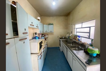 Casa à venda com 118m², 2 quartos e 5 vagasCozinha 