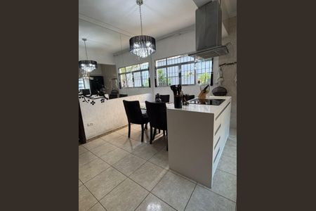 Casa à venda com 200m², 3 quartos e 3 vagasCozinha