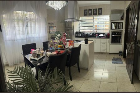 Casa à venda com 200m², 3 quartos e 3 vagasCozinha