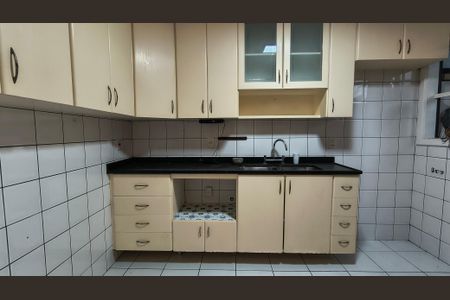 Casa de condomínio para alugar com 200m², 3 quartos e 2 vagas Casa de condomínio para alugar com 200m², 3 quartos e 2 vagasCozinha e Área de Serviço