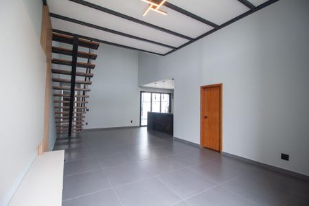 Casa de condomínio para alugar com 170m², 3 quartos e 2 vagas Casa de condomínio para alugar com 170m², 3 quartos e 2 vagasSala