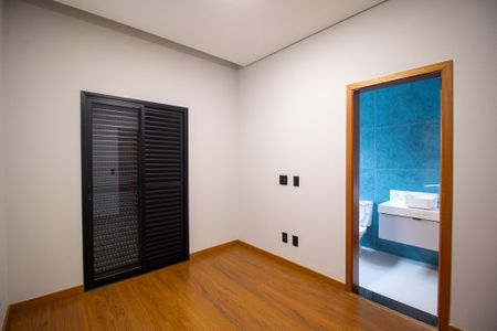 Casa de condomínio para alugar com 170m², 3 quartos e 2 vagas Casa de condomínio para alugar com 170m², 3 quartos e 2 vagasSuite 2