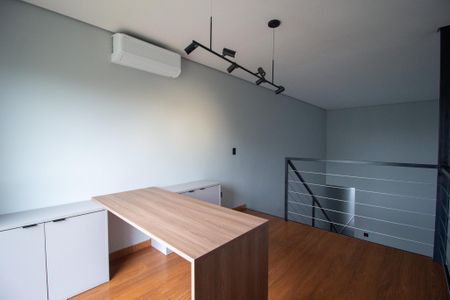 Casa de condomínio para alugar com 170m², 3 quartos e 2 vagas Casa de condomínio para alugar com 170m², 3 quartos e 2 vagasMezanino/ Escritório