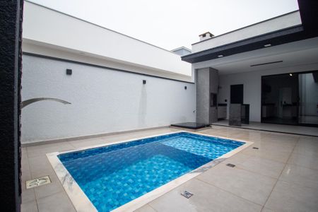 Casa de condomínio para alugar com 170m², 3 quartos e 2 vagas Casa de condomínio para alugar com 170m², 3 quartos e 2 vagasArea Externa