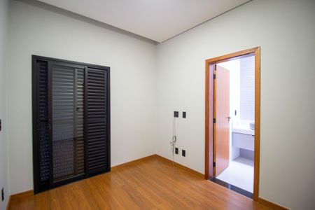 Casa de condomínio para alugar com 170m², 3 quartos e 2 vagas Casa de condomínio para alugar com 170m², 3 quartos e 2 vagasSuite 3