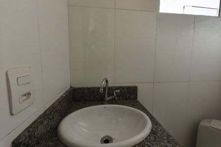 Casa para alugar com 100m², 2 quartos e 2 vagasBanheiro Social