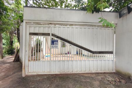 Casa para alugar com 100m², 2 quartos e 2 vagasPLACA INSTALADA NA FACHADA