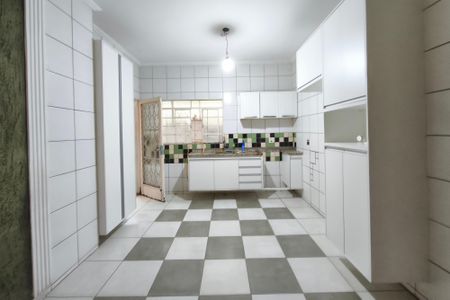 Casa para alugar com 100m², 2 quartos e 2 vagasCozinha