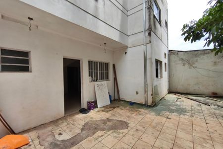 Casa para alugar com 100m², 2 quartos e 2 vagasQuintal - Garagem