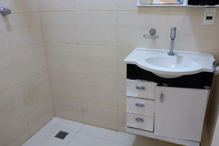 Casa de condomínio à venda com 63m², 2 quartos e 1 vagaBanheiro