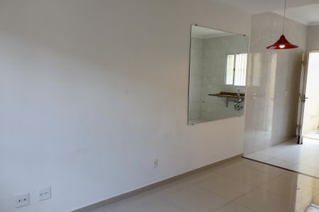 Casa de condomínio à venda com 63m², 2 quartos e 1 vagasala