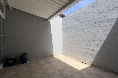 Casa de condomínio para alugar com 68m², 2 quartos e 2 vagasCozinha e Área de Serviço