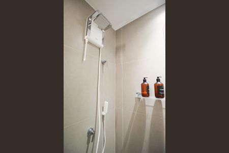 Banheiro de kitnet/studio para alugar com 1 quarto, 45m² em Vila Olímpia, São Paulo