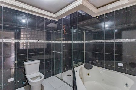 Casa à venda com 170m², 3 quartos e 4 vagas Casa à venda com 170m², 3 quartos e 4 vagasBanheiro da Suíte