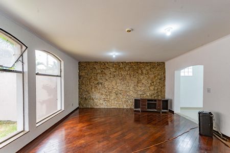 Casa à venda com 170m², 3 quartos e 4 vagas Casa à venda com 170m², 3 quartos e 4 vagasSala